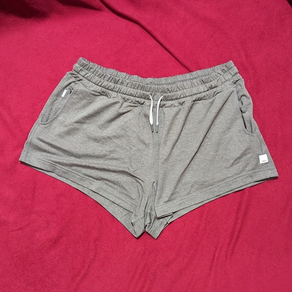 Vuori Pants - Women's Vuori Halo Shorts HTF Discontinued Color Oregano Army Olive Green M EUC